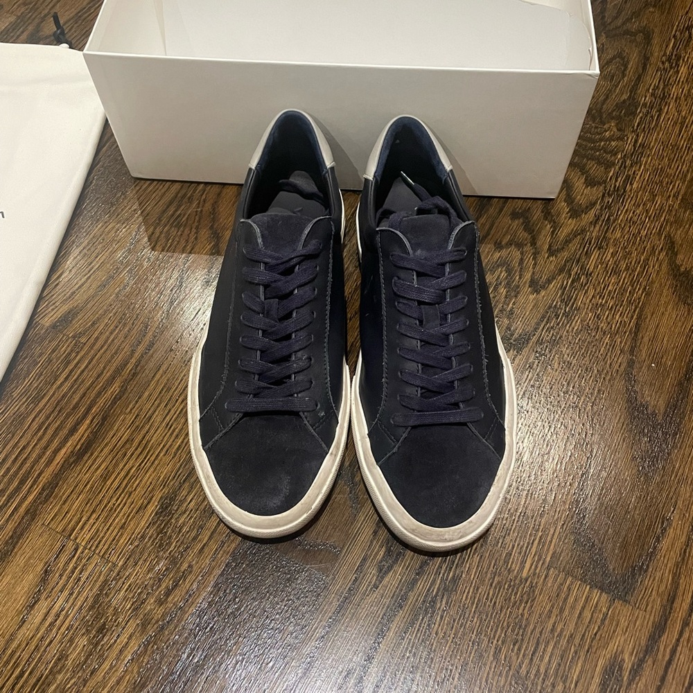 Vince Fulton leather and suede sneakers men’s size 8. Navy blue.